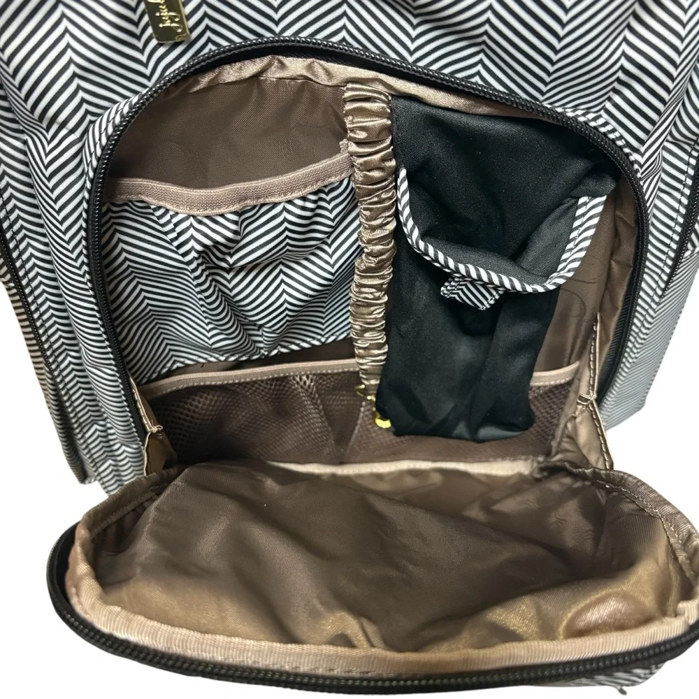 Ju-ju-be Be Right Back Diaper Bag - Picture 9 of 16